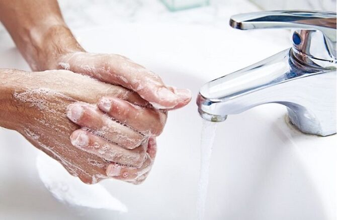 umivanje rok za preprečevanje okužbe s paraziti